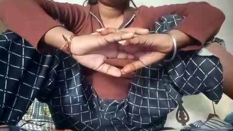 sunali_jain03 online show from April 6, 4:34 am