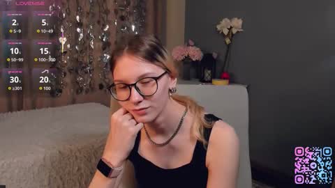 Kiki online show from February 18, 8:13 am