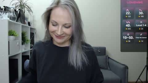 Naomi online show from December 22, 7:10 pm