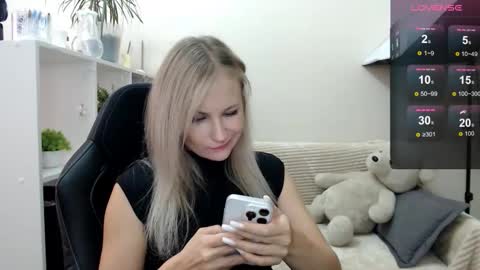 Naomi online show from October 22, 5:12 am