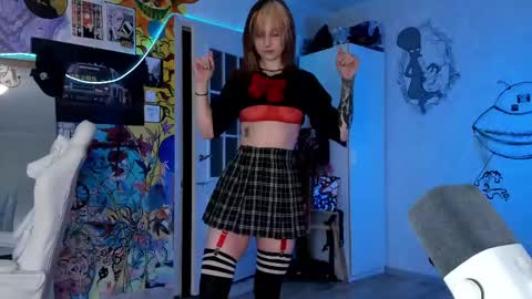 Snapshot of sunny_mouse chatting on February 22, 1:55 pm Sunny online show from February 22, 1:55 pm