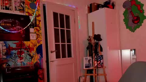 Sunny online show from April 15, 7:36 pm