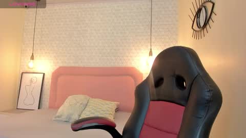  S U N N Y online show from February 23, 8:30 pm