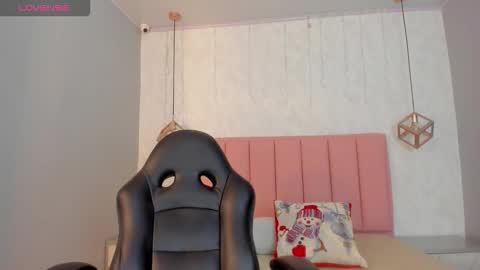  S U N N Y online show from December 20, 12:53 pm