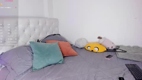 Snapshot of sunnymoonn_1 chatting on October 30, 4:04 am Sunnymoon online show from October 30, 4:04 am