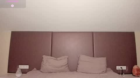 Effie Beautiful girl and Sunsay lucky boy online show from April 10, 8:15 pm