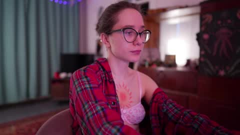 Hella online show from April 7, 5:15 pm