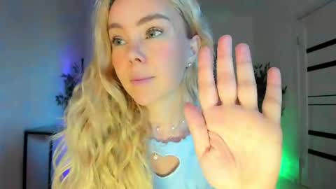 Jenn online show from July 5, 4:08 am
