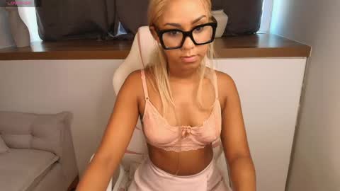 Susan online show from April 22, 12:13 pm