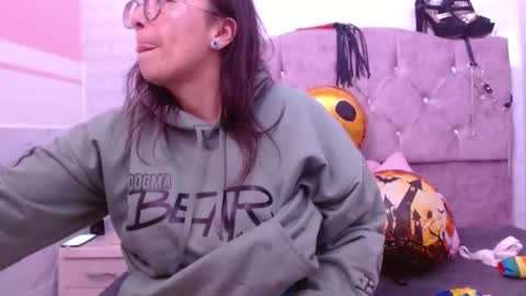 susanhotsex_ online show from October 20, 3:31 am