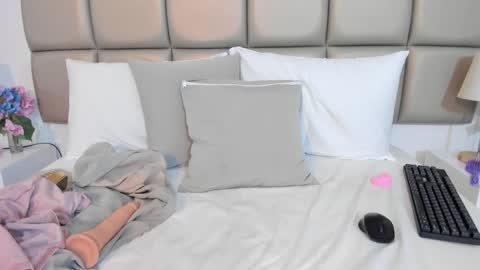 susanthomass online show from September 20, 9:13 pm