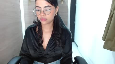 Snapshot of sussan_love01 chatting on February 18, 2:16 pm Susan online show from February 18, 2:16 pm