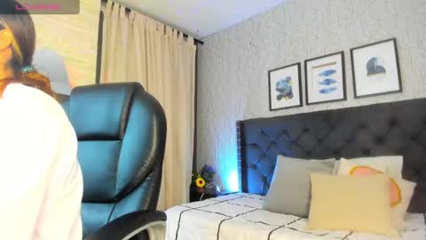   online show from January 9, 12:30 pm