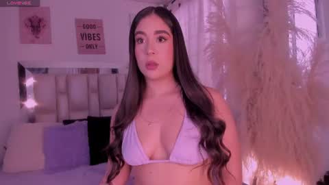 sussy_bell_ online show from July 29, 9:37 pm