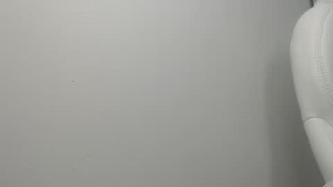 Snapshot of sussy_leon chatting on February 14, 12:14 pm sussy leon online show from February 14, 12:14 pm