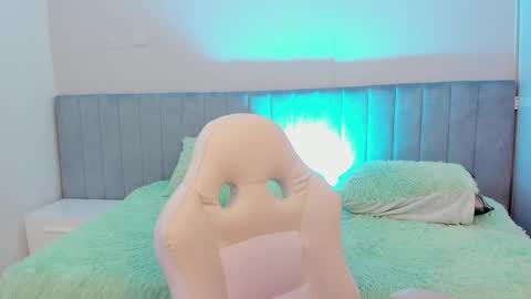 sussy_sweet4u online show from September 12, 10:56 am