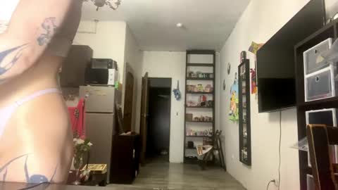 Suzanna online show from April 18, 7:07 pm