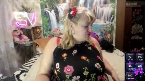 Snapshot of svetifox chatting on February 25, 7:52 am Sveti online show from February 25, 7:52 am