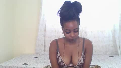 sweet69temptress online show from April 17, 7:10 am