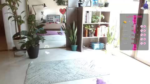 Tutti  online show from February 12, 7:04 pm