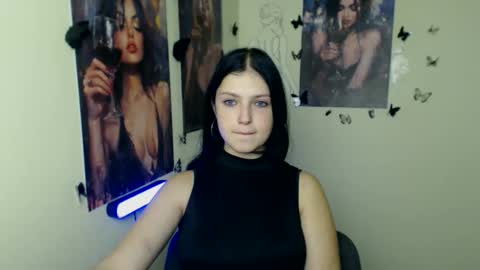 Snapshot of sweet_cherryg chatting on October 24, 1:51 pm Ivy online show from October 24, 1:51 pm