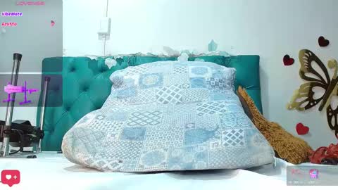 Snapshot of sweet_devil2 chatting on March 11, 9:59 pm kandy muller online show from March 11, 9:59 pm
