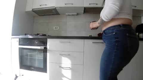           online show from April 15, 6:14 am