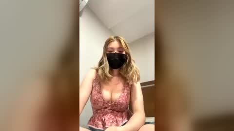 sweet_emily_bb online show from August 4, 5:46 am