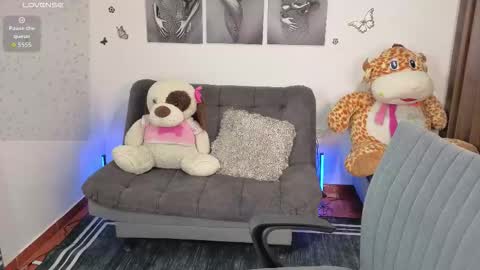 KhristieJoin The Fan Club online show from February 23, 6:57 am