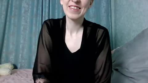 sweet_lilbunny online show from April 2, 4:26 pm