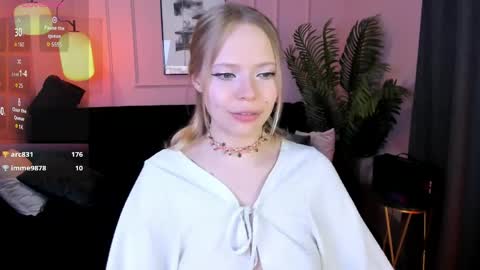 Lucy online show from April 25, 1:41 pm