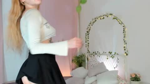 Melissa. Join me on Fansly link in social medias online show from March 26, 9:16 pm