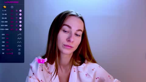 Mia online show from September 17, 12:47 pm