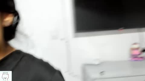 Nhaomy online show from November 17, 5:35 pm