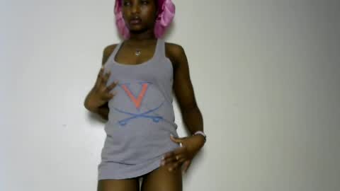 sweet_strawberina online show from July 26, 10:28 pm
