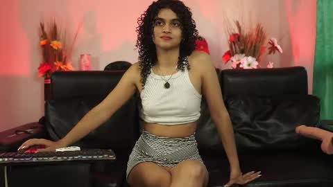 Salom independent model online show from October 29, 9:28 pm