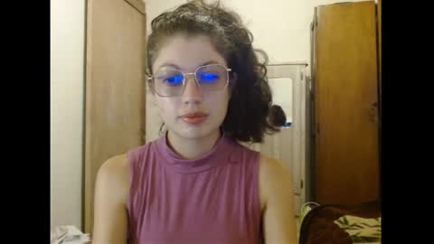 sweetcalm_ online show from April 9, 4:04 am