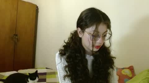 sweetcalm_ online show from June 4, 3:34 am