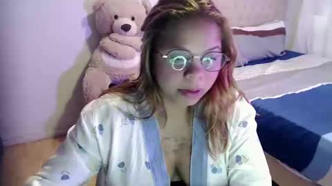 Snapshot of sweetcristalh chatting on October 20, 6:22 pm Cristal online show from October 20, 6:22 pm