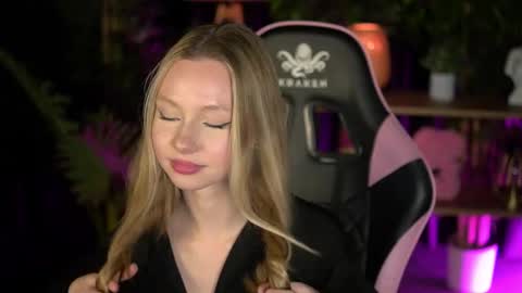 Lina online show from February 16, 3:45 pm