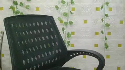 sweetdream220 online show from March 6, 8:20 am