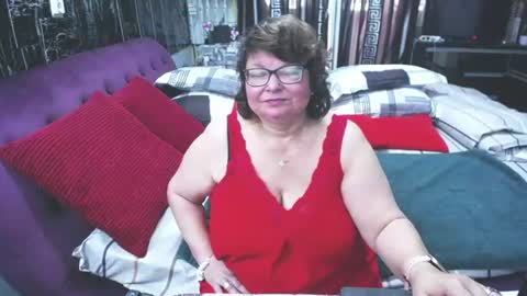 sweetestmilf4you online show from June 15, 1:22 pm