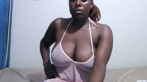 Snapshot of sweetgal11 chatting on October 22, 7:41 pm sweetgal11 online show from October 22, 7:41 pm