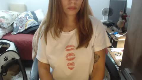 Snapshot of sweetgirldemon chatting on February 22, 3:56 am Andrea online show from February 22, 3:56 am