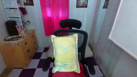 IM YOUR GRACE online show from October 8, 9:41 pm