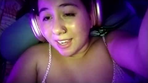 Ana Mara  i cant Make noise My family is here  online show from February 8, 6:22 am