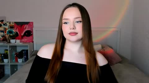 Hannah online show from April 24, 2:42 pm