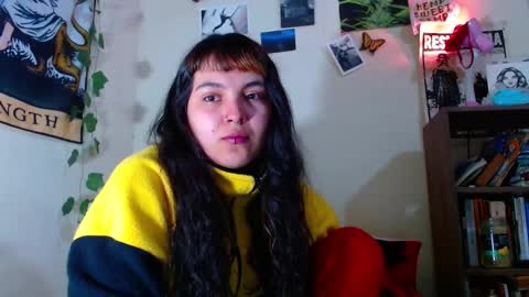 Snapshot of sweetie_maryy chatting on February 28, 5:15 am Maria my insta sweetie maryy online show from February 28, 5:15 am