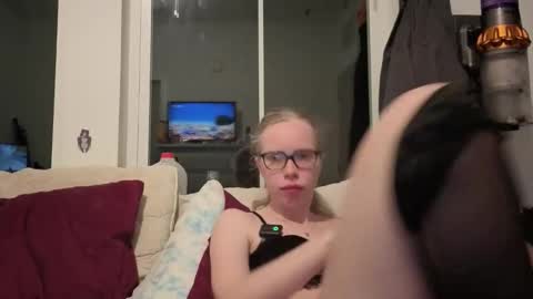 Sweetiek1tty online show from January 6, 11:41 pm