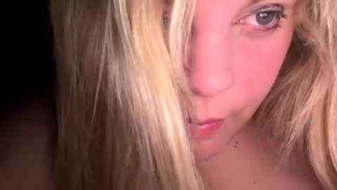 Lisa  online show from December 4, 9:55 am